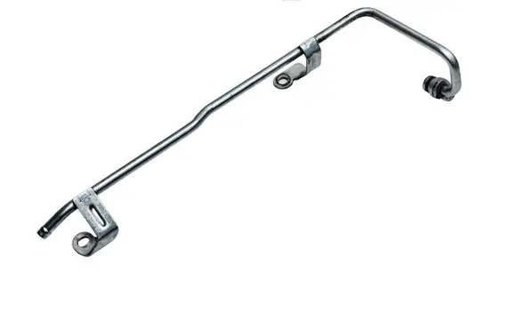 Volkswagen PASSAT B6 Engine coolant pipe/hose 03C121469F