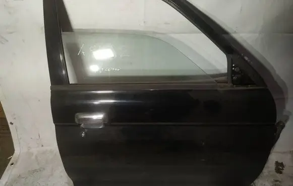 Mitsubishi Pajero Sport I Front door juodos