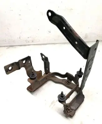 Volvo V50 Power steering pump mounting bracket 3M513K738AB