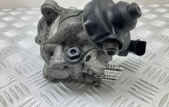 Fuel injection high pressure pump