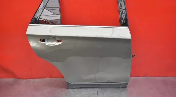 Subaru Outback (BS) Rear door
