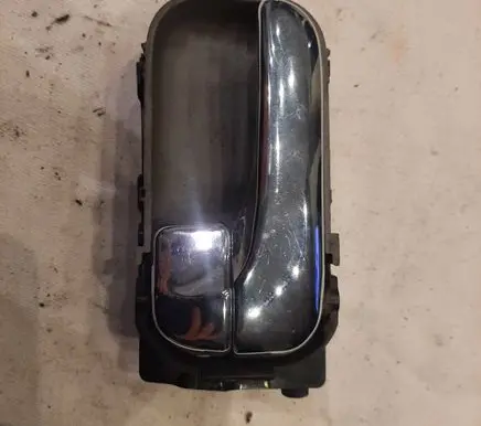 Nissan Almera Tino Front door interior handle