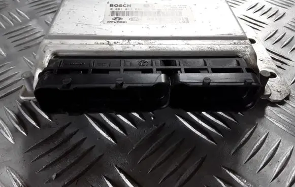 KIA Carens I Engine control unit/module 3912127310 86RSTI02 0281011024