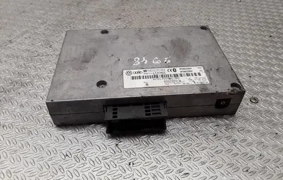 Audi A4 S4 B7 8E 8H Bluetooth control unit module 8P0862335H