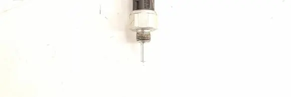 Mercedes-Benz E W210 Air conditioning (A/C) pressure sensor 2108300072 A2108300072