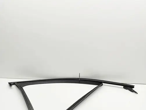 Renault Arkana Front door glass trim molding 803305723R
