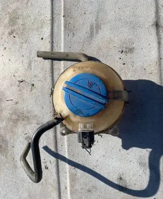 Volkswagen Fox Coolant expansion tank/reservoir 6Q0121407A