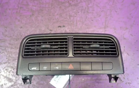 Fiat Punto (199) Dashboard side air vent grill/cover trim