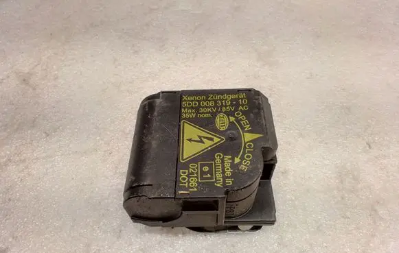 BMW 5 E60 E61 Headlight ballast module Xenon 5DD00831910