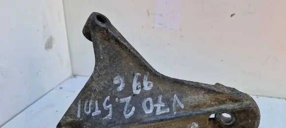 Volvo S70 V70 V70 XC Engine mounting bracket 1397889