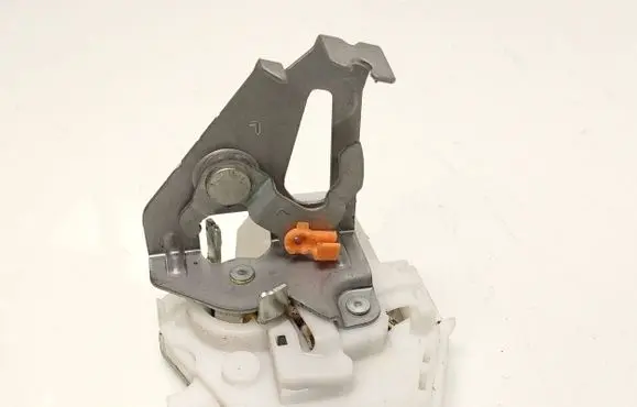 Mitsubishi Outlander Tailgate lock latch 