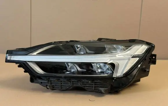 Volvo XC60 Headlight/headlamp 31655229