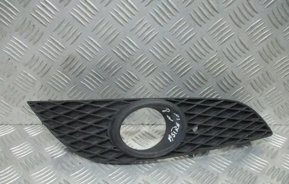 Opel Astra H Front bumper lower grill