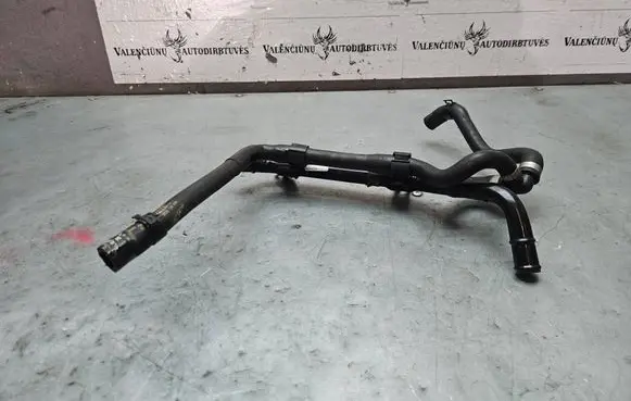 Engine coolant pipe/hose