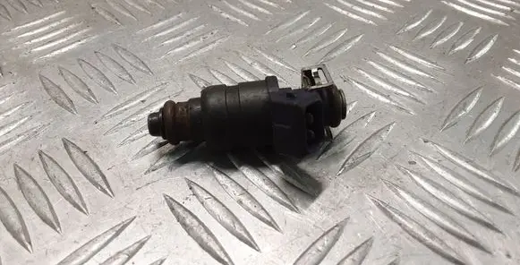 Audi A4 S4 B5 8D Fuel injector 078133551L