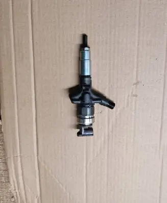 Subaru Forester SH Fuel injector 16613aa030
