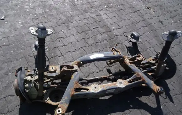 Volkswagen Tiguan Rear axle beam with reductor 