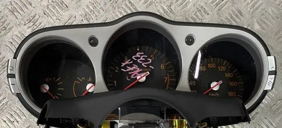Nissan 350Z Speedometer (instrument cluster) K200061 Z33