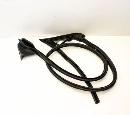 Jaguar XK - XKR Front door rubber seal C2P16538