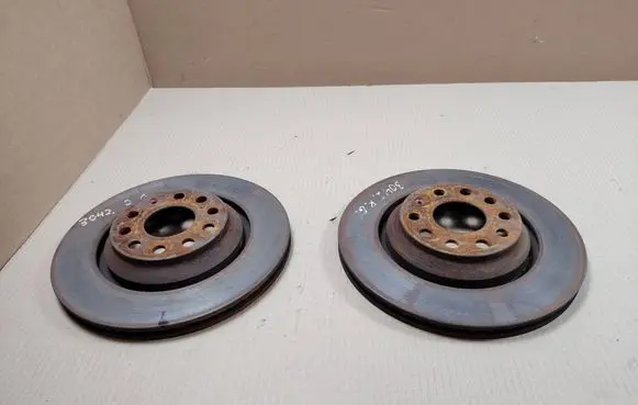 Volkswagen Golf VI Rear brake disc 