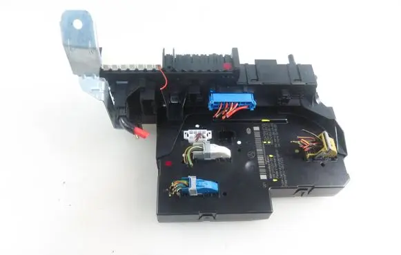 Mercedes-Benz C W204 SAM control unit 2045458932 2049060705 5DK01102230