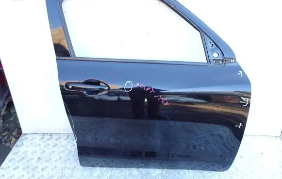 Suzuki Swift III Front door