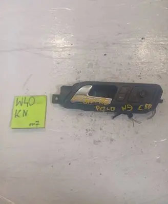 Volkswagen Polo Front door interior handle 1212123