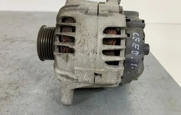 KIA Ceed Generator/alternator 373002B600