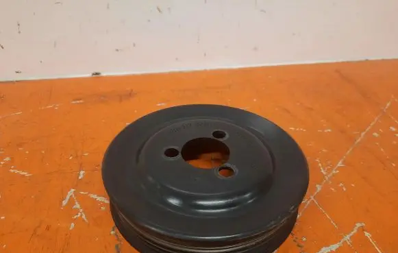 Volkswagen Polo IV 9N3 Crankshaft pulley 03D121028B