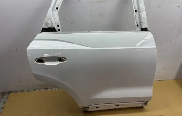 Audi Q3 F3 Rear door