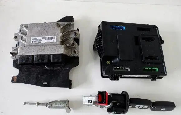 Renault Fluence Engine control unit/module ECU 237D40048R