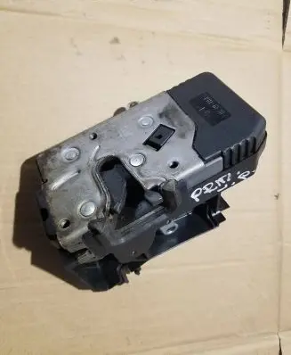 Renault Trafic II (X83) Front door lock 8200008246 91166237
