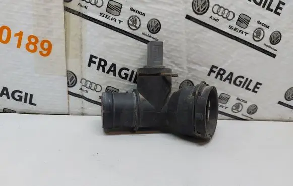 Volkswagen PASSAT B6 Engine coolant pipe/hose 1K0122291AD