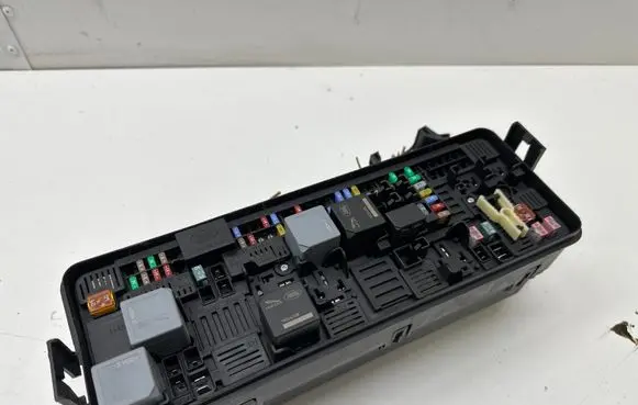 Land Rover Discovery 5 Fuse module JPLA14N030AB