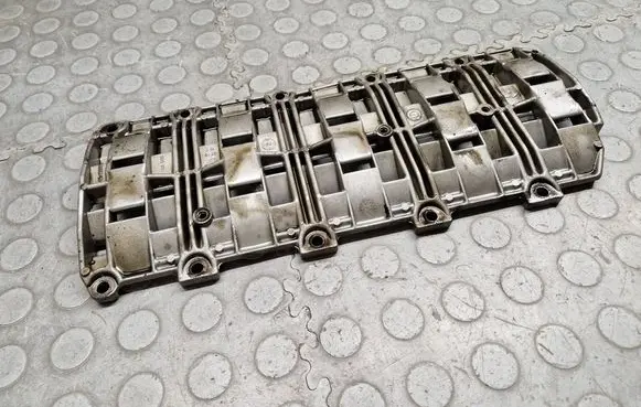 BMW 5 E60 E61 other engine part 7788560