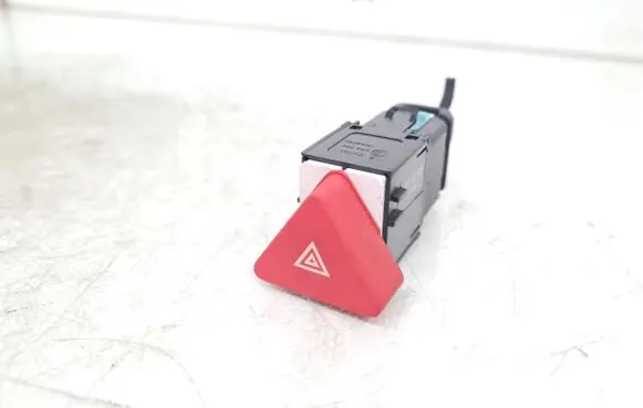 Volkswagen Tiguan Hazard light switch 5M0953509A