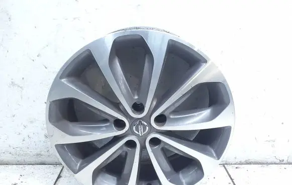 R18 alloy rim
