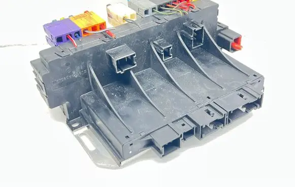 Mercedes-Benz S W220 Fuse module A0285459832