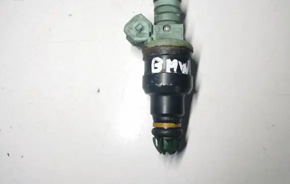 BMW 5 E39 Fuel injector 0280150415