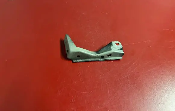 BMW X1 F48 F49 Fender mounting bracket 7392803