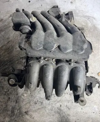 Volkswagen Golf IV Intake manifold 06A133205