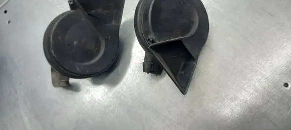 Volvo S40, V40 Horn signal