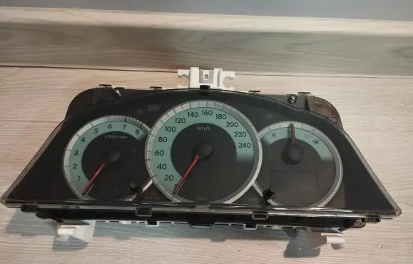 Toyota Corolla Verso E121 Speedometer (instrument cluster) 838000F020 MB2574308220