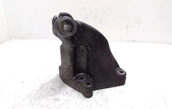 Mercedes-Benz CLS C219 Engine mounting bracket A6422230104