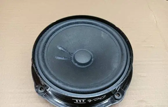 Skoda Octavia Mk3 (5E) Front door speaker 5E0035411A