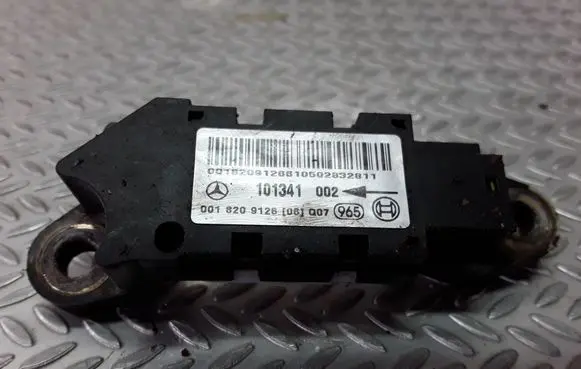 Mercedes-Benz C W203 Airbag deployment crash/impact sensor 0018209126