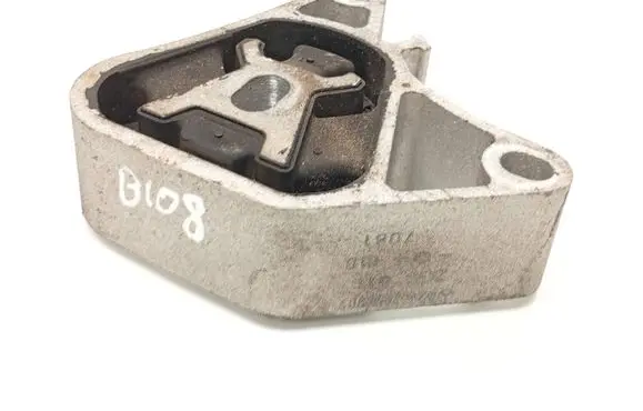 Mercedes-Benz A W176 Engine mount bracket A2462400809