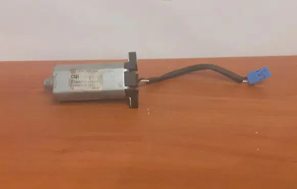 Mercedes-Benz C W203 Seat adjustment motor 3559 A2038203642