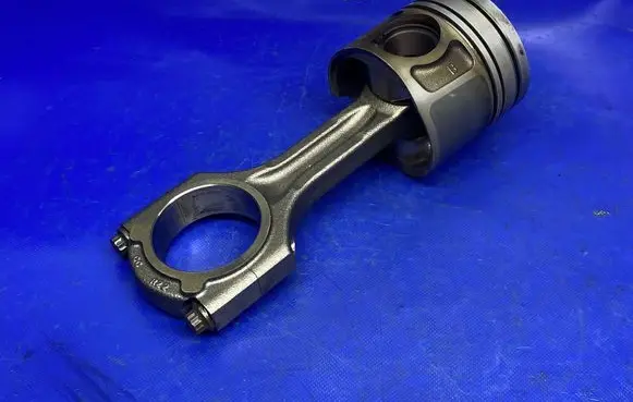 Hyundai Santa Fe Piston with connecting rod 