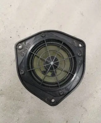 Audi A8 S8 D2 4D Rear door speaker